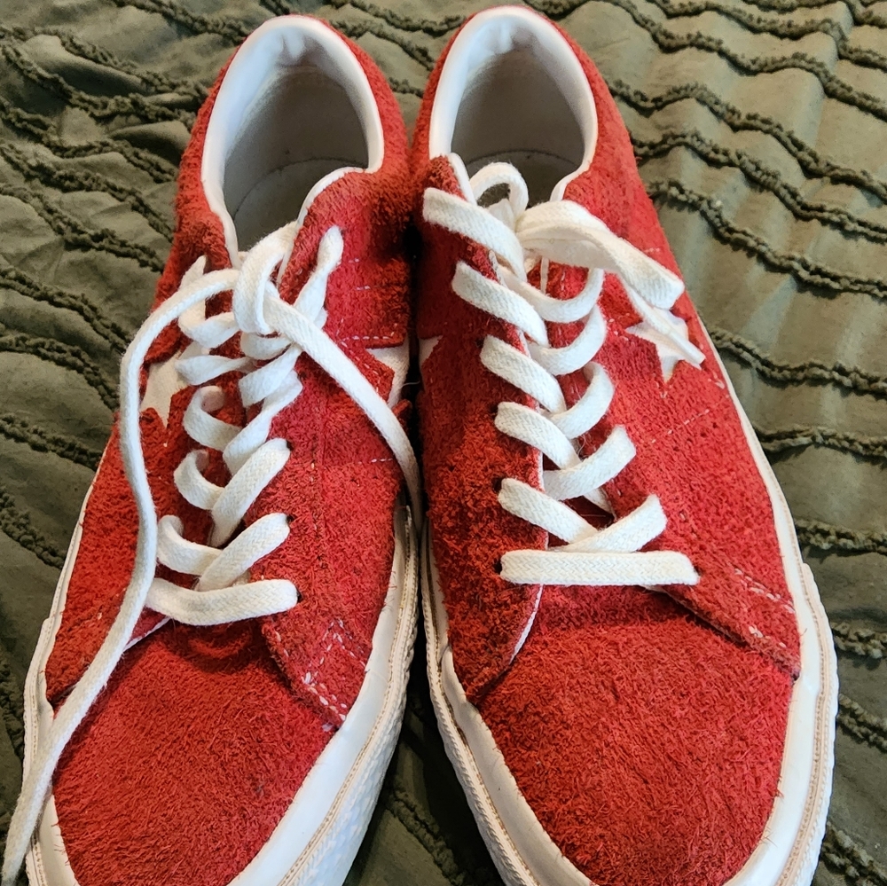 Red unisex Converse velour